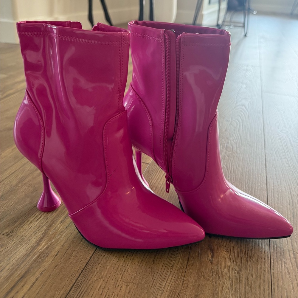 INC Pink Patent Heel Shoe.   NWOT